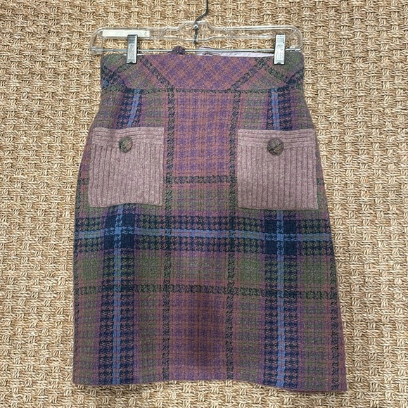 Beautiful skirt Chanel. Authentic - Picture 1 of 3
